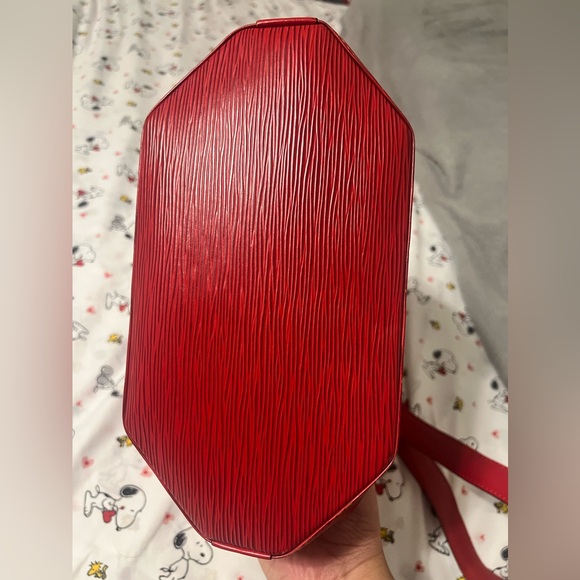 ‼️SOLD‼️Louis Vuitton Epi Leather Sac d'Epaule - Picture 5 of 16